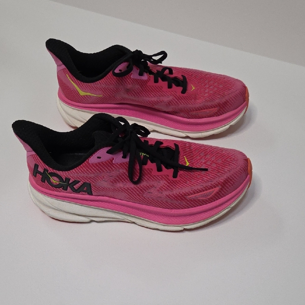 Hoka Clifton 9 Strawberry Raspberry Athletic Shoes Size 10.5 - Picture 3 of 7